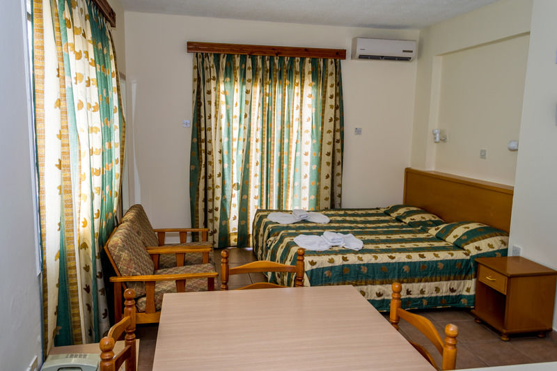 Christabelle Hotel Apartments Ayia Napa Exterior foto